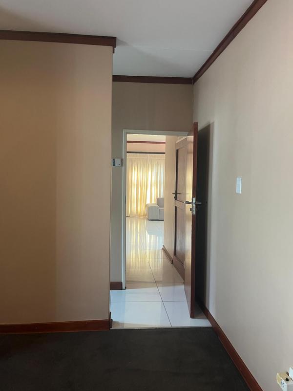 To Let 1 Bedroom Property for Rent in Golf View North West